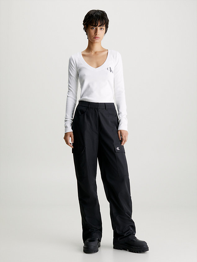 white smalle geribbelde top met v-hals voor dames - calvin klein jeans