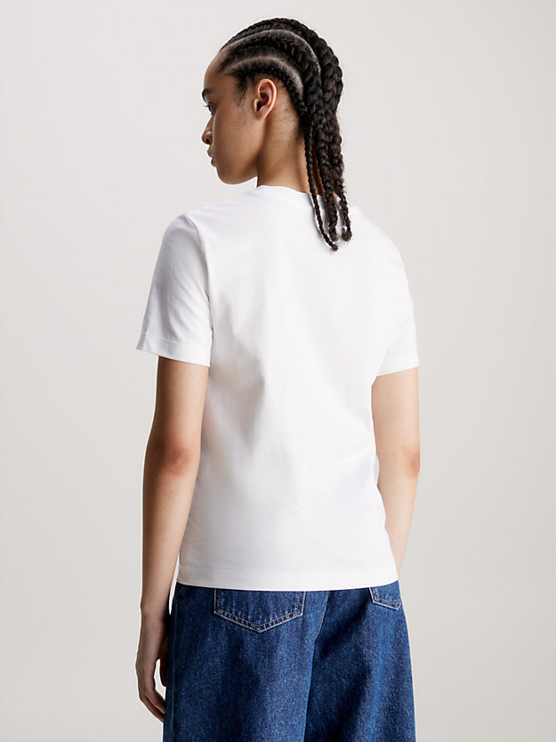 bright white/ck black swobodny t-shirt z nadrukiem z tyłu dla kobiety - calvin klein jeans