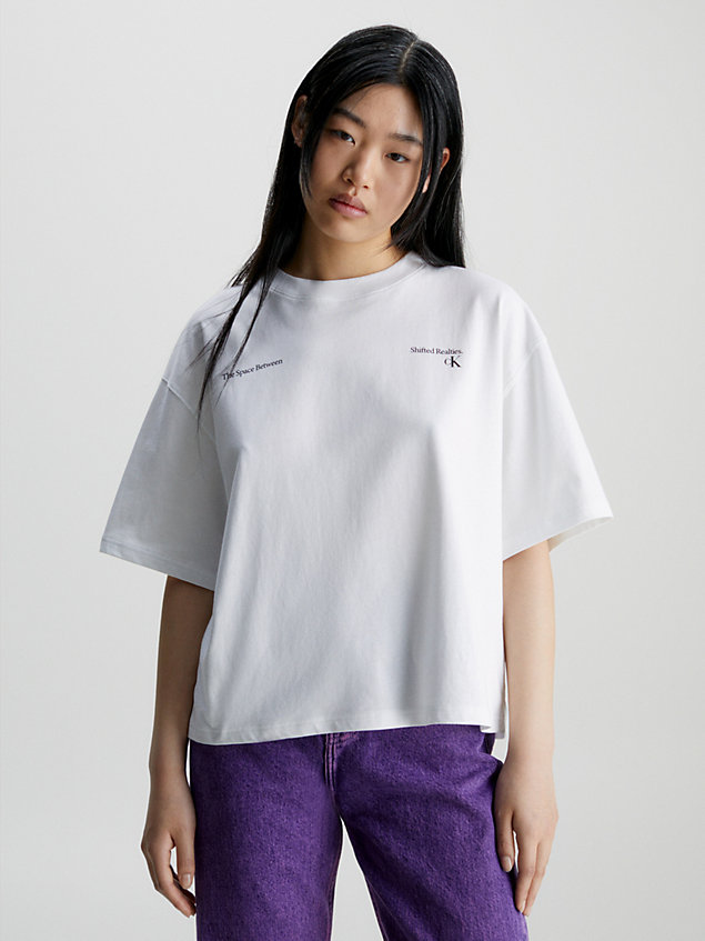 t-shirt con applicazione logo taglio relaxed white da donna calvin klein jeans