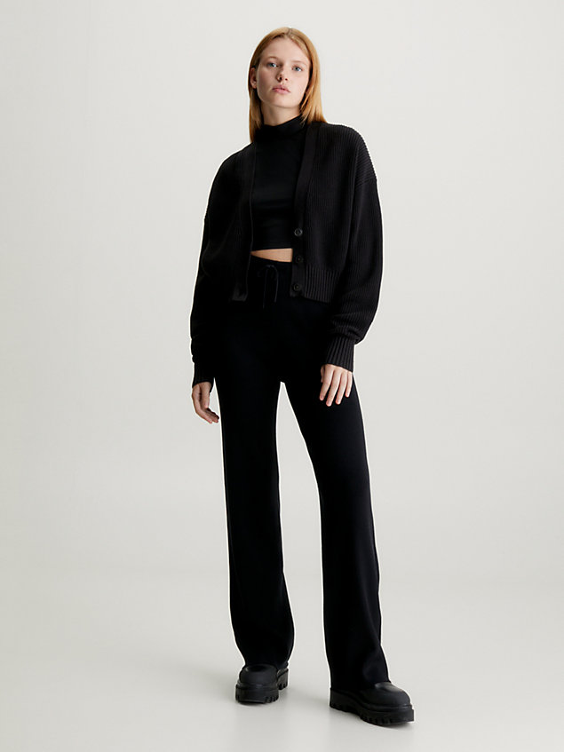 black wąskie prążkowane spodnie dresowe z naszywką dla kobiety - calvin klein jeans