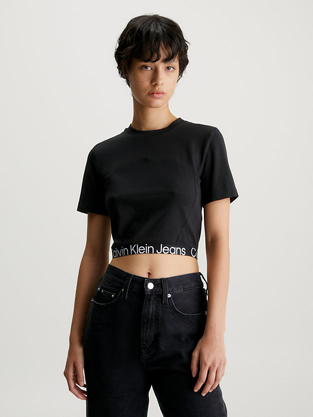 ck black wąski t-shirt z taśmą z logo o krótkim fasonie dla kobiety - calvin klein jeans