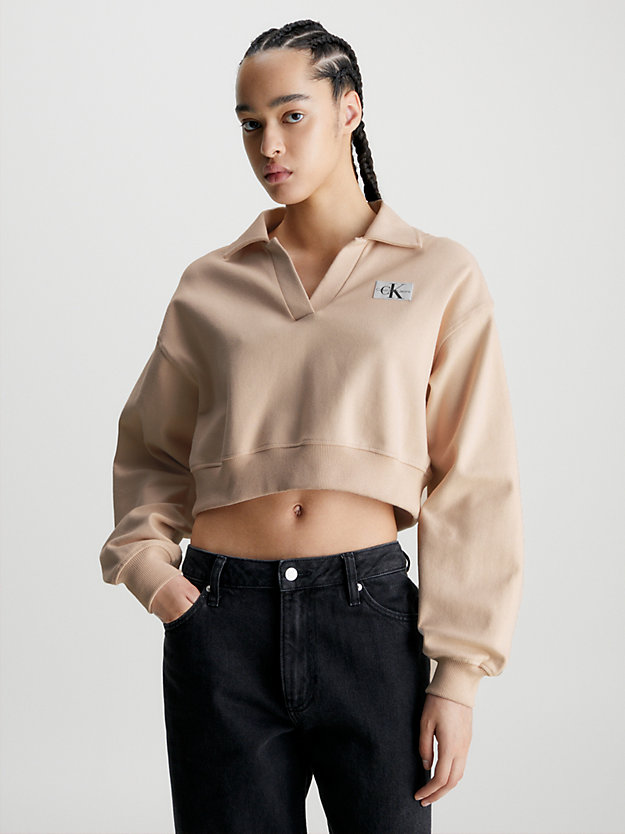 sudadera tipo polo cropped putty beige de mujer calvin klein jeans