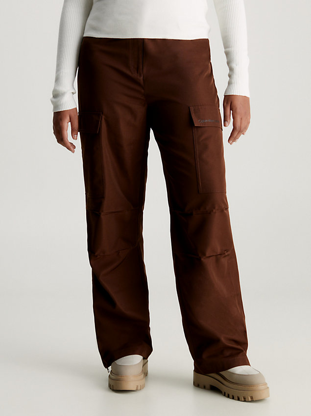 pantalon cargo relaxed droit brown pour femmes calvin klein jeans
