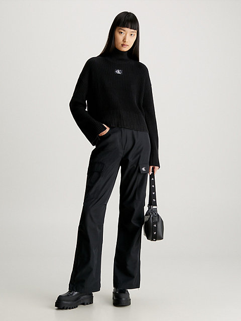 black swobodny sweter z golfem dla kobiety - calvin klein jeans