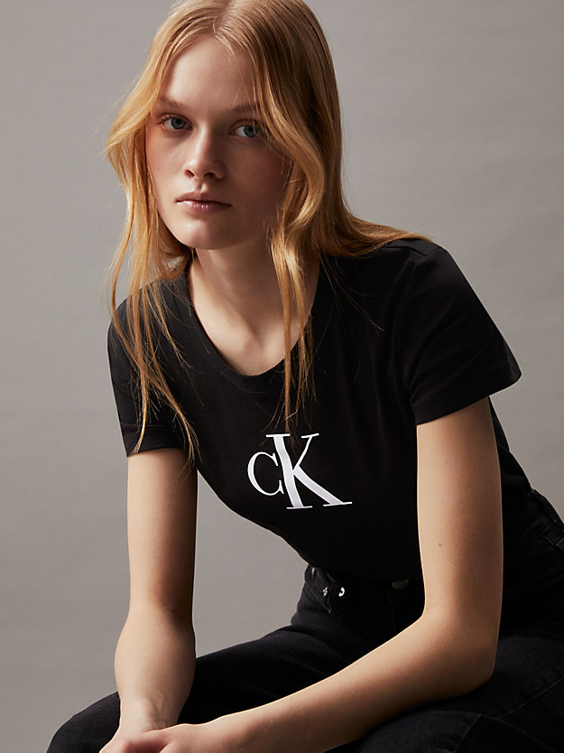 t-shirt slim avec monogramme pvh black pour femmes calvin klein jeans