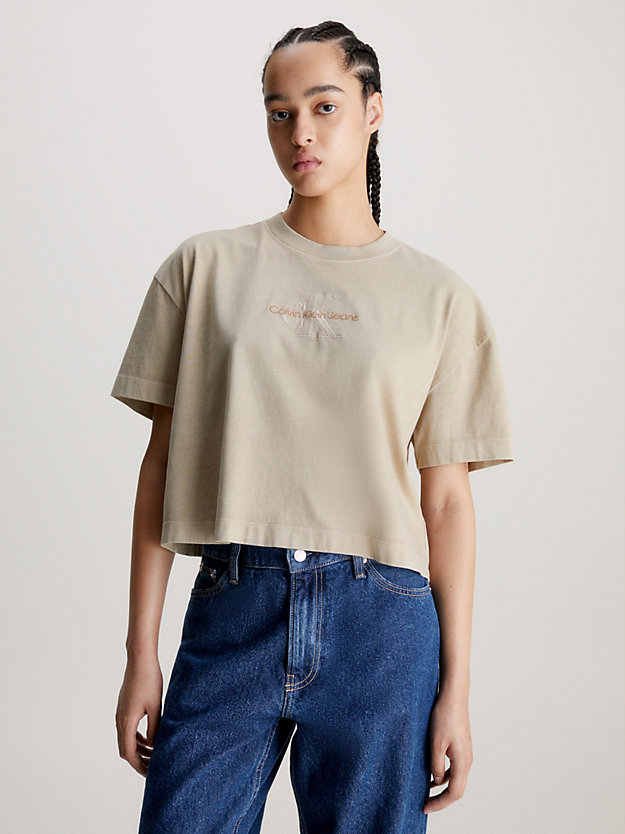 t-shirt boyfriend avec monogramme plaza taupe pour femmes calvin klein jeans