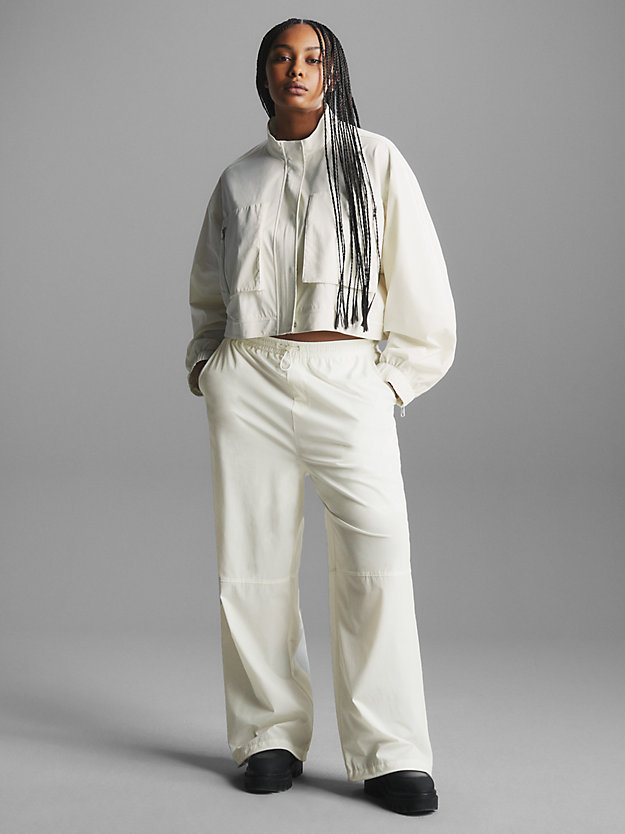 veste courte à manches zippées ivory pour femmes calvin klein jeans
