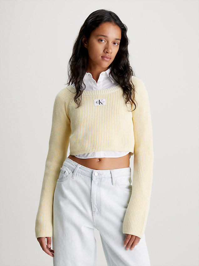 yellow sweter z bawełny ściągaczowej o skróconym kroju dla kobiety - calvin klein jeans