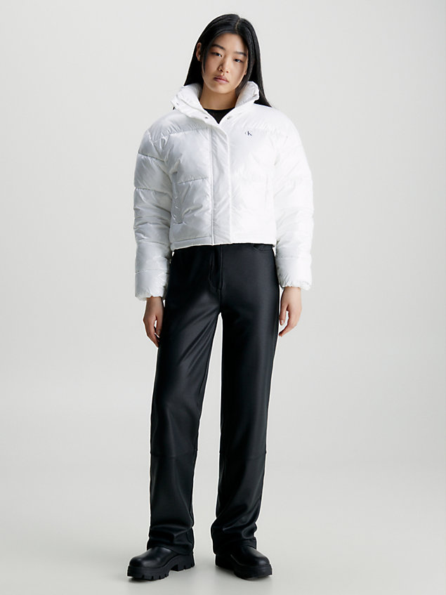 white cropped hoogglans pufferjack voor dames - calvin klein jeans
