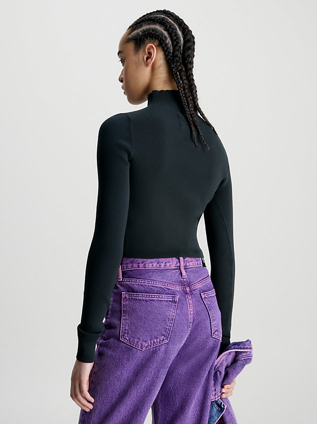 black wąski prążkowany sweter o skróconym kroju dla kobiety - calvin klein jeans