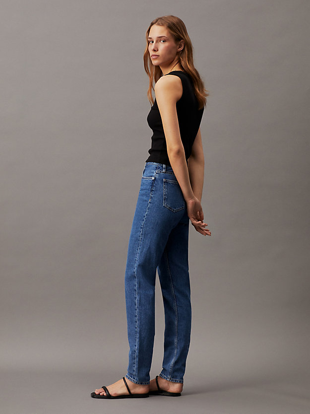 mom jeans denim medium pour femmes calvin klein jeans