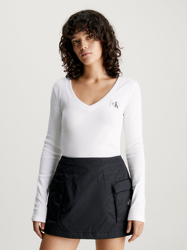 t-shirt à manches longues et col en v white pour femmes calvin klein jeans