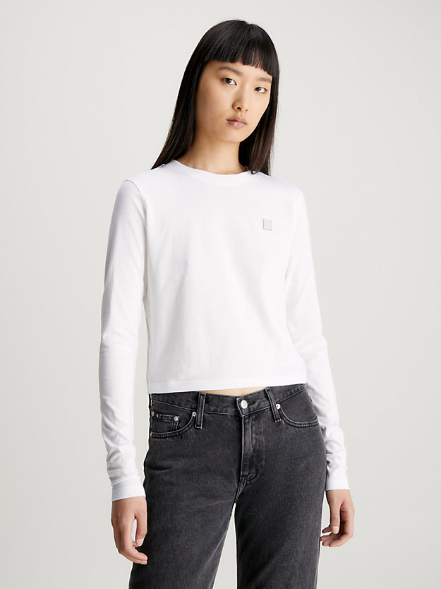 bright white t-shirt met embleem en lange mouwen voor dames - calvin klein jeans