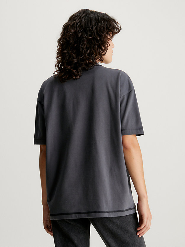 washed black t-shirt boyfriend z monogramem dla kobiety - calvin klein jeans