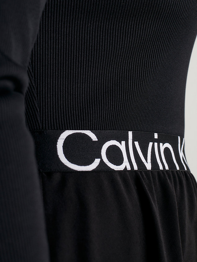 black minikleid mit logo tape in großen größen für damen - calvin klein jeans