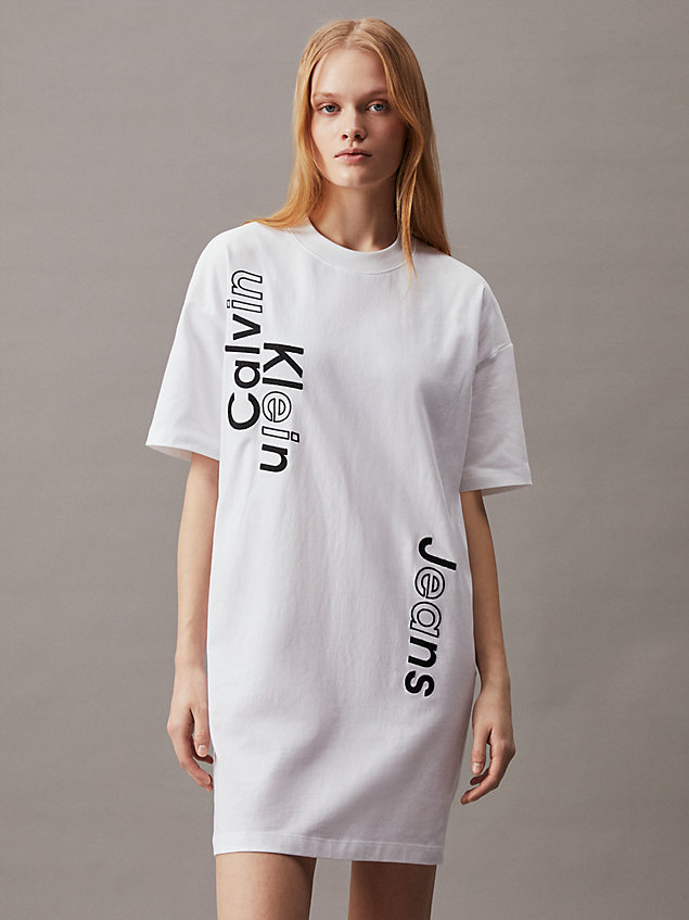 white sukienka typu t-shirt boyfriend z logo dla kobiety - calvin klein jeans