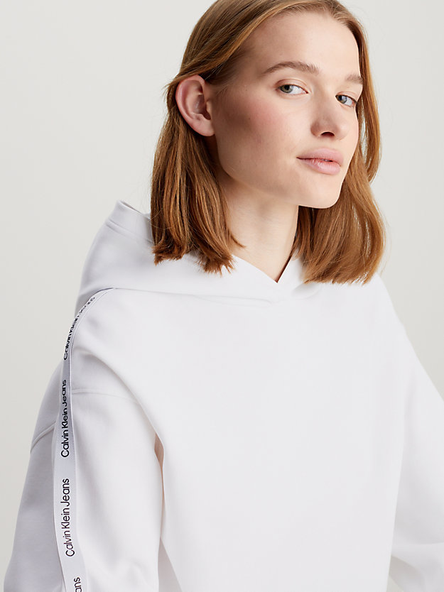bright white lässiger hoodie mit logo tape für damen - calvin klein jeans