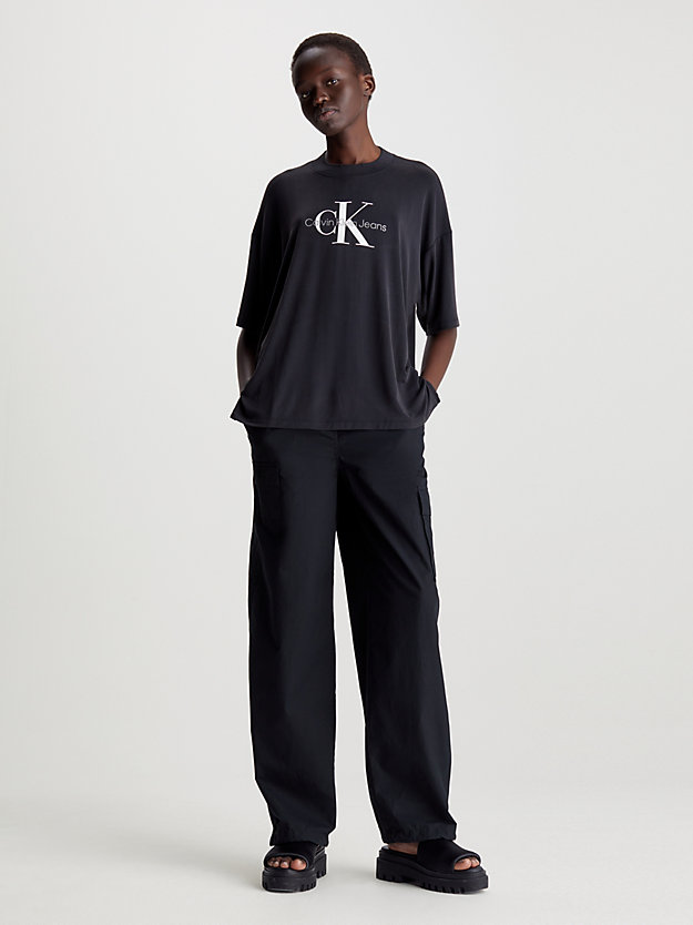 ck black monogramm-boyfriend-t-shirt für damen - calvin klein jeans