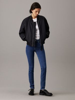 jean skinny mid rise denim medium pour femmes calvin klein jeans