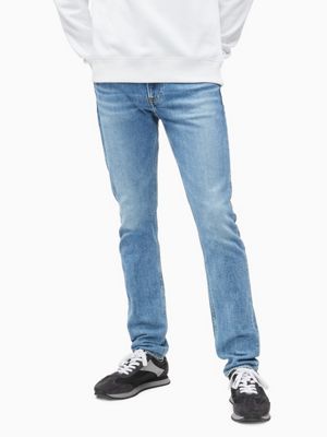 Ckj 058 Slim Tapered Jeans Calvin Klein J30j3143741a4