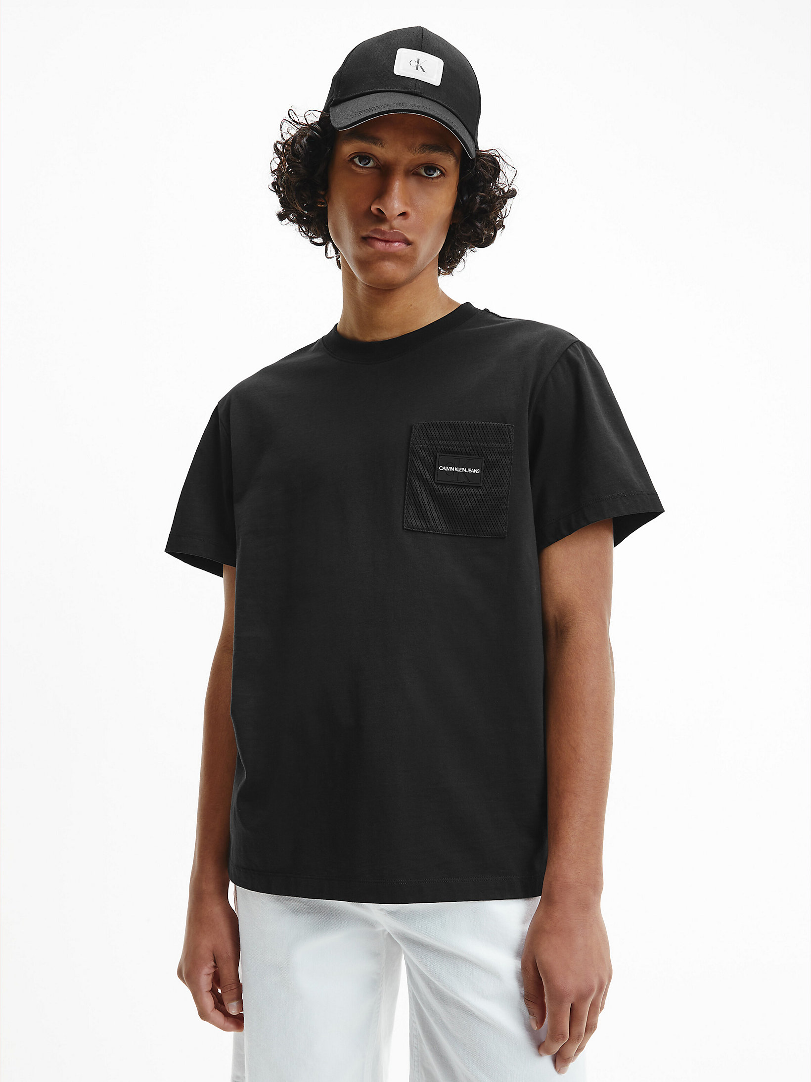 T-Shirt Boxy Avec Poche En Coton Bio > CK Black > undefined hommes > Calvin Klein