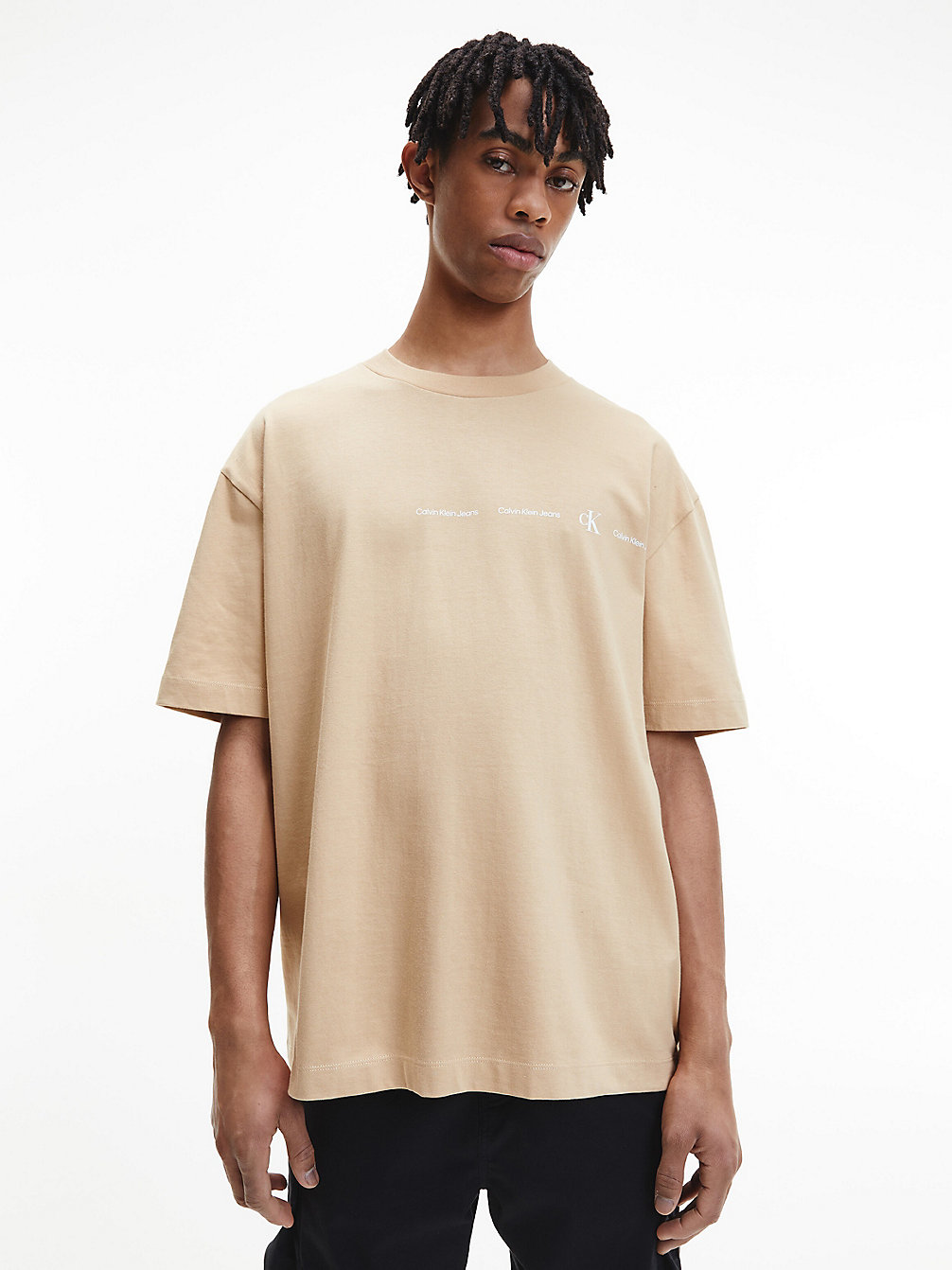 TAWNY SAND T-Shirt Oversize Avec Répétitions De Logos undefined hommes Calvin Klein