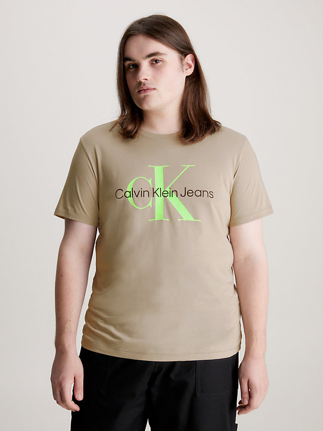 beige wąski t-shirt z logo z bawełny organicznej dla mężczyźni - calvin klein jeans