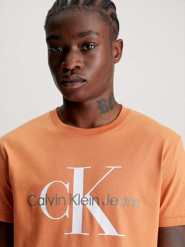 orange schmales monogramm-t-shirt für herren - calvin klein jeans