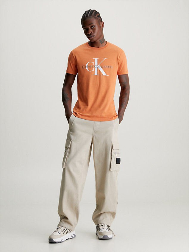 orange schmales monogramm-t-shirt für herren - calvin klein jeans