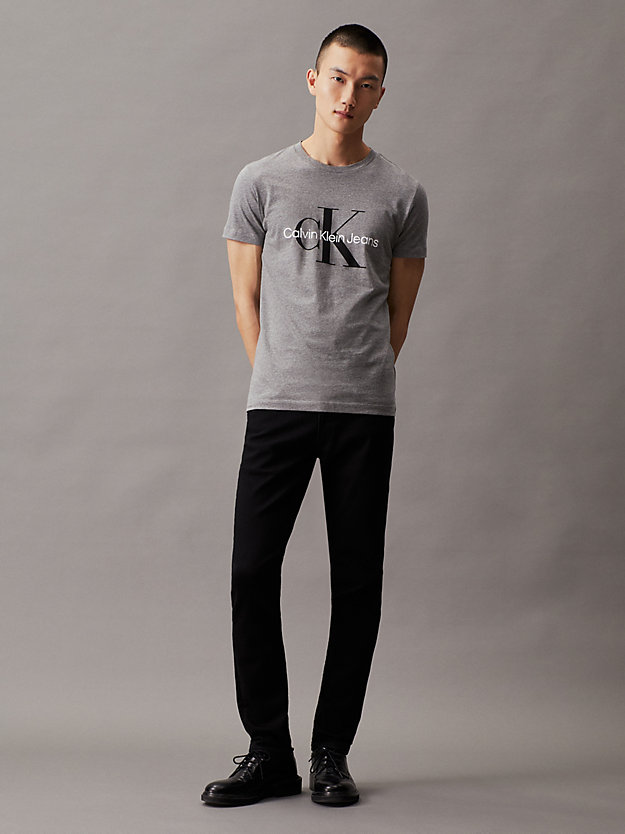 mid grey heather slim monogram t-shirt for men calvin klein jeans
