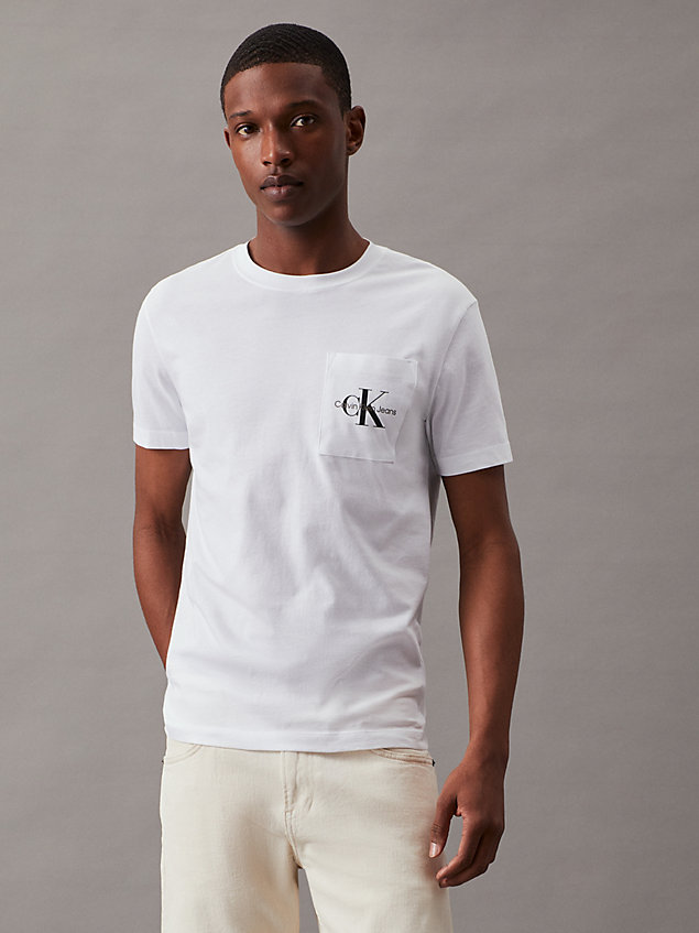 t-shirt con monogramma e tasca slim white da uomo calvin klein jeans
