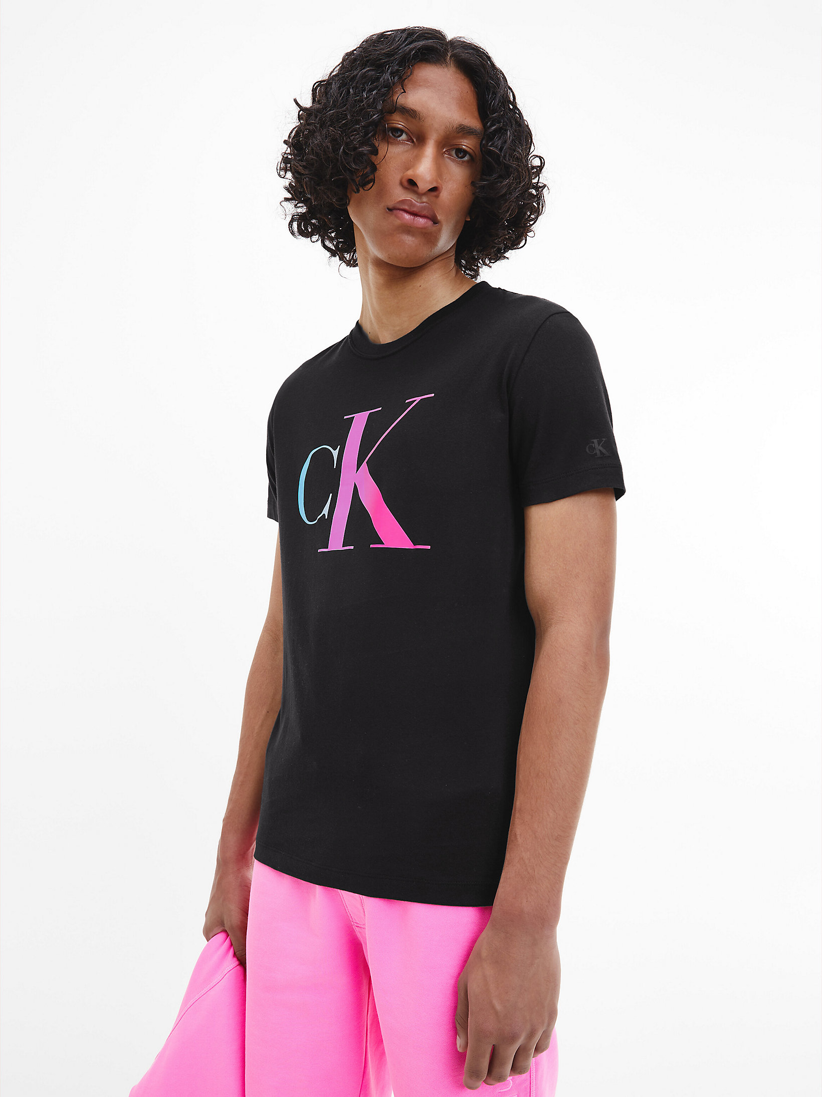 T-Shirt Slim Avec Monogramme > CK Black > undefined hommes > Calvin Klein