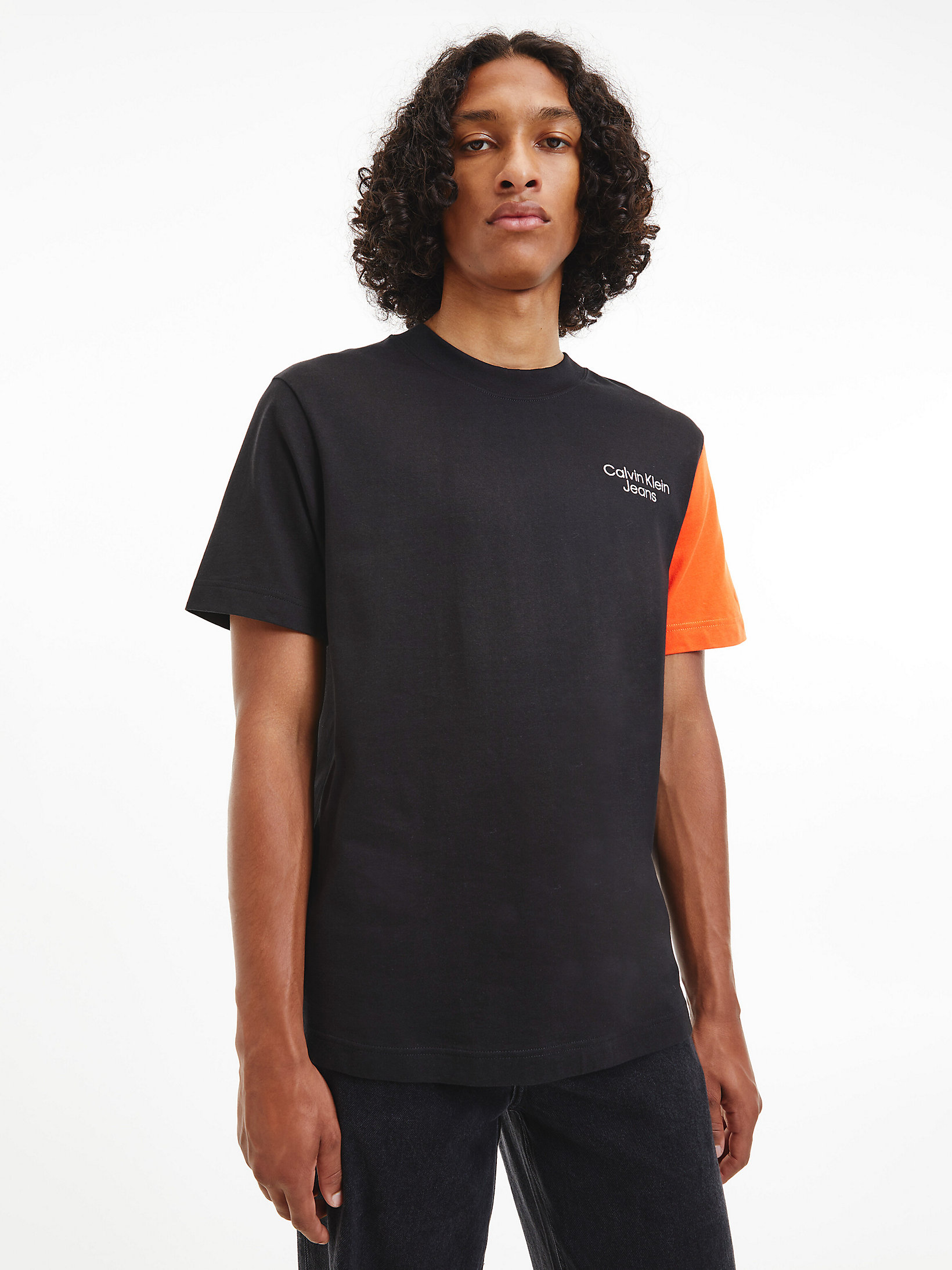 T-Shirt Relaxed Color-Block > CK Black / Coral Orange > undefined hommes > Calvin Klein