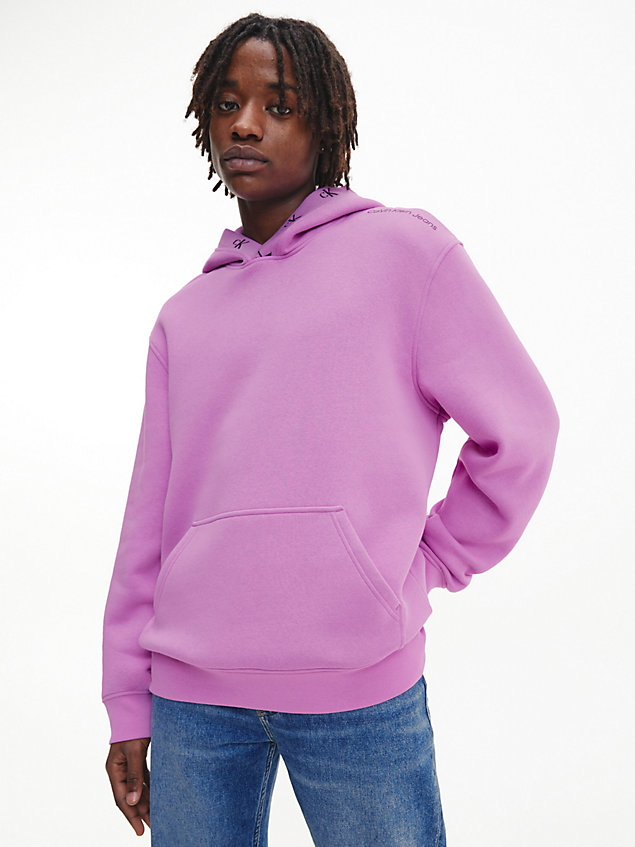 purple swobodna bluza z kapturem i taśmą z logo dla mężczyźni - calvin klein jeans