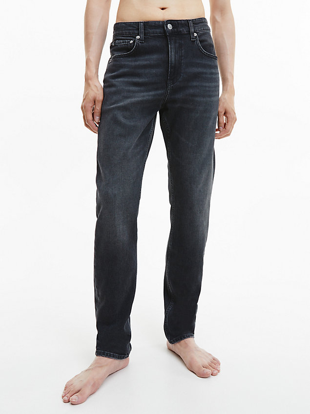 jean slim tapered black pour hommes calvin klein jeans
