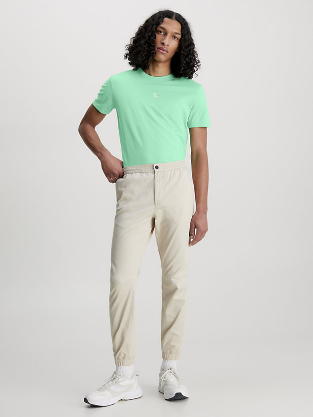 green monogramm-t-shirt aus bio-baumwolle für herren - calvin klein jeans