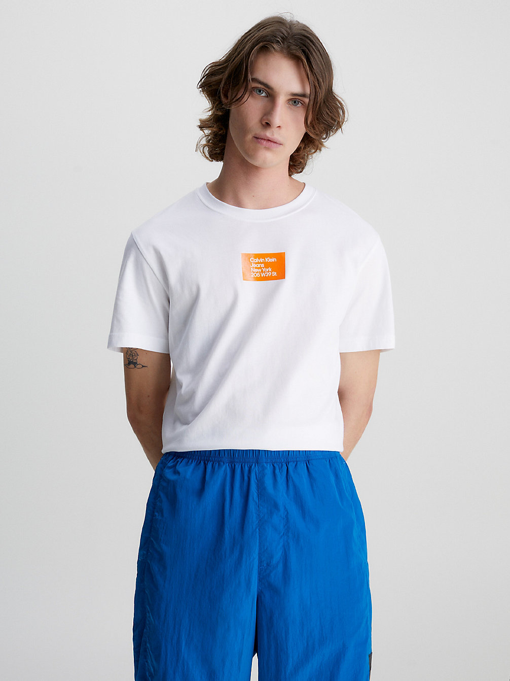 BRIGHT WHITE T-Shirt Avec Insigne undefined hommes Calvin Klein