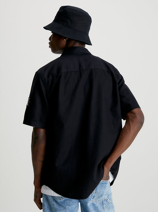 CK BLACK Kurzärmeliges Hemd aus Leinen-Baumwoll-Mix für Herren CALVIN KLEIN JEANS