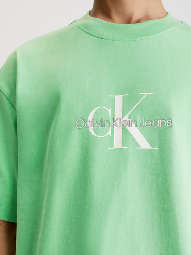 green oversized monogramm-t-shirt für herren - calvin klein jeans