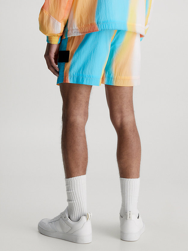 GRADIENT SHIFT Short multicolore en nylon recyclé for hommes CALVIN KLEIN JEANS