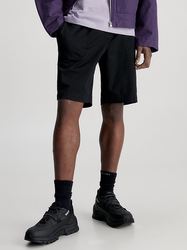 black shorts mit gürtel aus baumwoll-twill für herren - calvin klein jeans