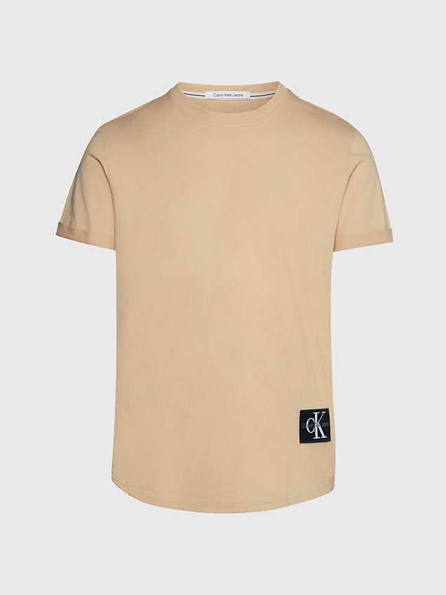 beige cotton badge t-shirt for men calvin klein jeans