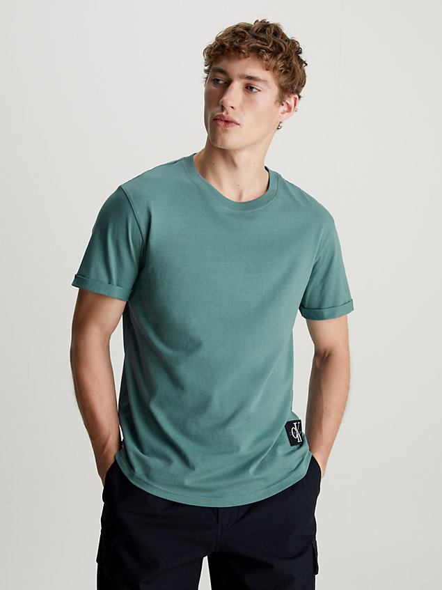 t-shirt en coton avec insigne blue pour hommes calvin klein jeans