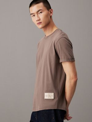 grey cotton badge t-shirt for men calvin klein jeans