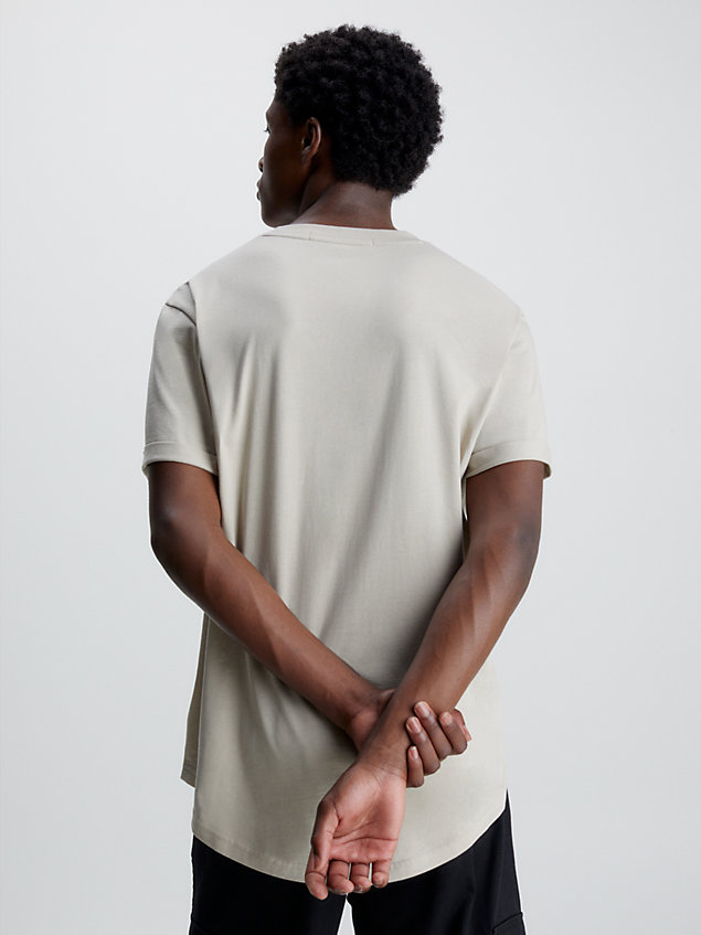 beige t-shirt bawełniany z naszywką dla mężczyźni - calvin klein jeans
