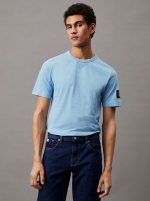 dusk blue cotton badge t-shirt for men calvin klein jeans