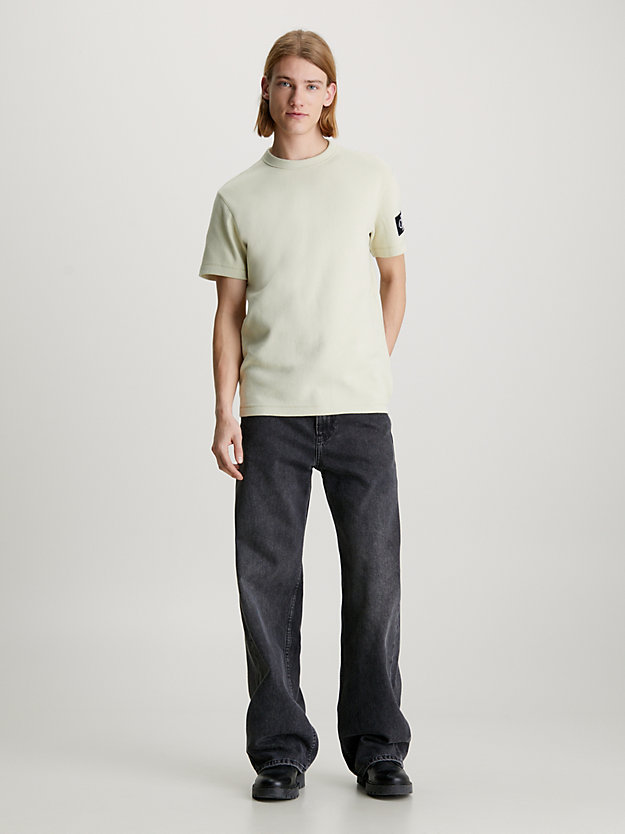 t-shirt en coton gaufré green haze pour hommes calvin klein jeans