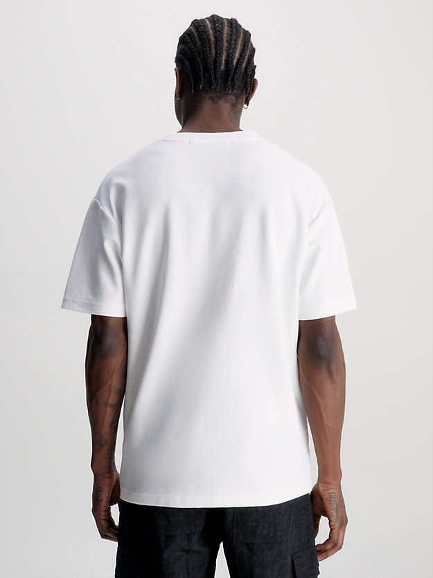 bright white relaxed textured cotton t-shirt for men calvin klein jeans
