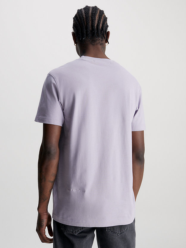 lavender aura t-shirt mit monogramm für herren - calvin klein jeans