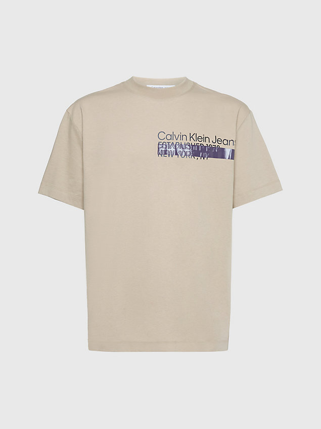 beige relaxed t-shirt met logo voor heren - calvin klein jeans